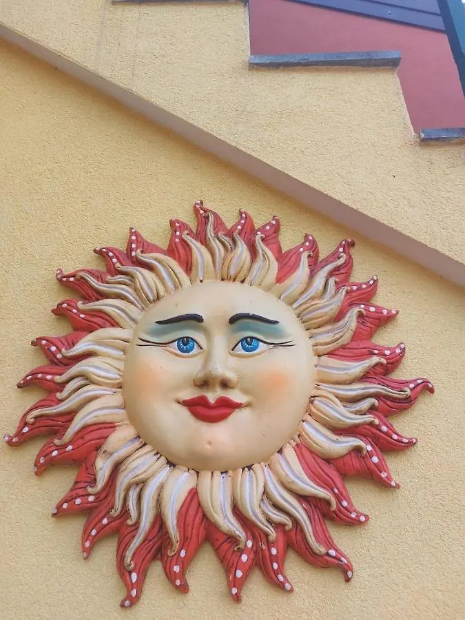 Casa Vacanza Del Sole ميلو بيت للعطل